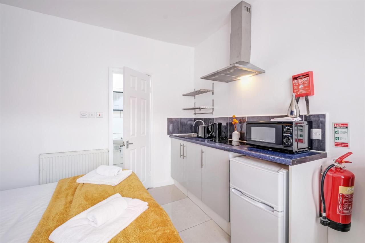 Fernbank Rooms Sudbury Hill, Harrow, Self-Contained Studios With En-Suite Harrow on the Hill Zewnętrze zdjęcie