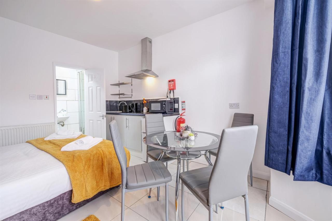 Fernbank Rooms Sudbury Hill, Harrow, Self-Contained Studios With En-Suite Harrow on the Hill Zewnętrze zdjęcie