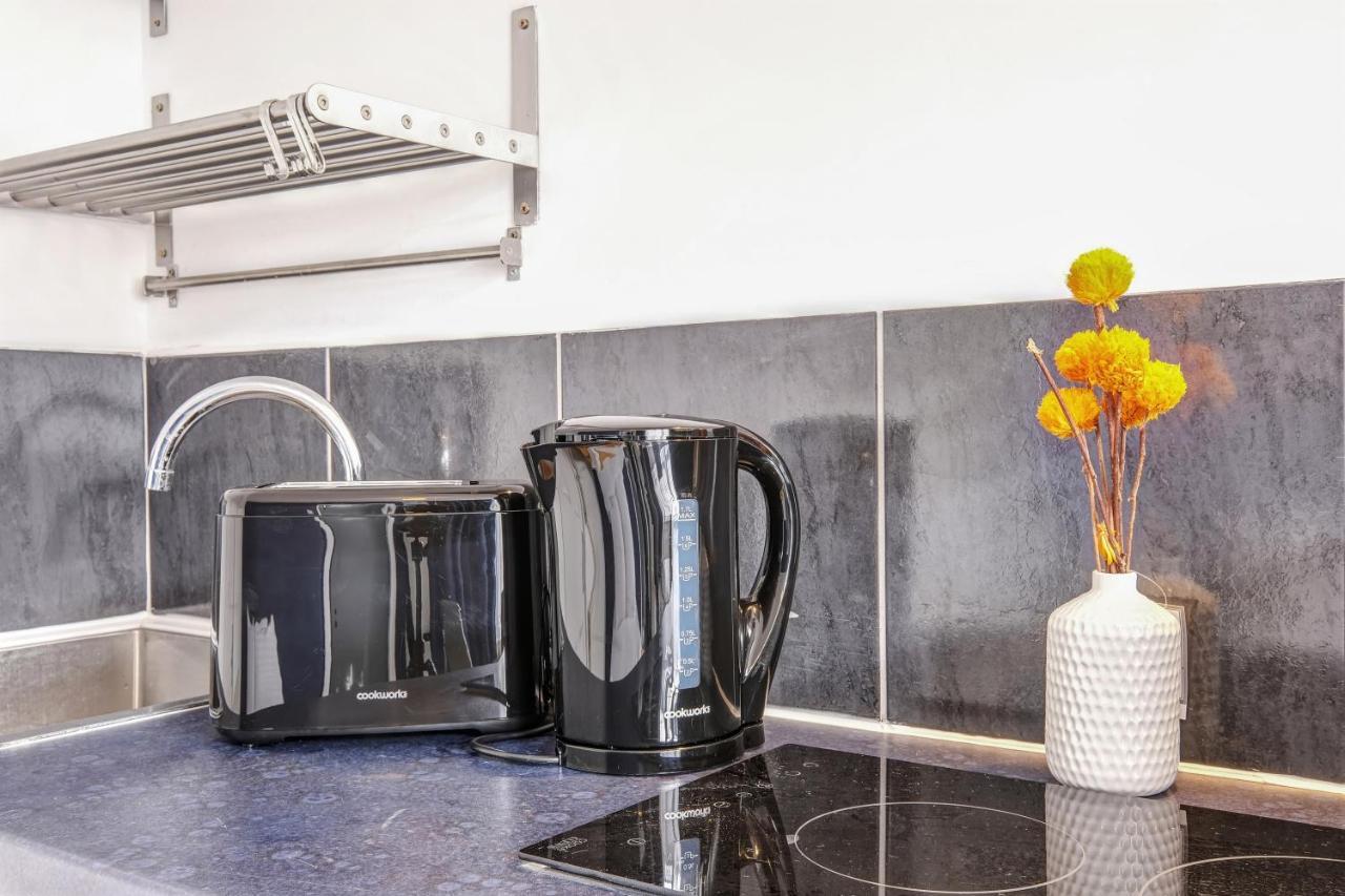 Fernbank Rooms Sudbury Hill, Harrow, Self-Contained Studios With En-Suite Harrow on the Hill Zewnętrze zdjęcie