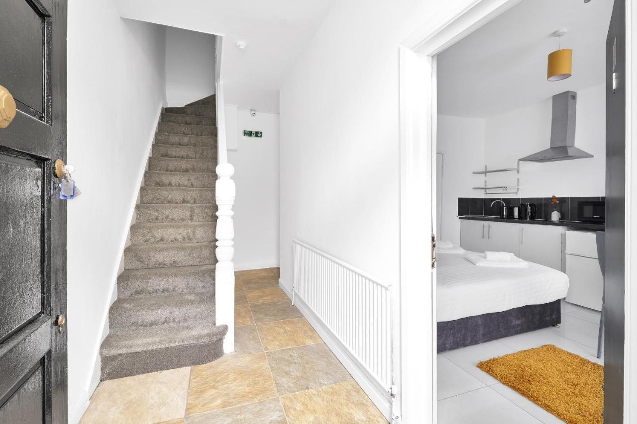 Fernbank Rooms Sudbury Hill, Harrow, Self-Contained Studios With En-Suite Harrow on the Hill Zewnętrze zdjęcie