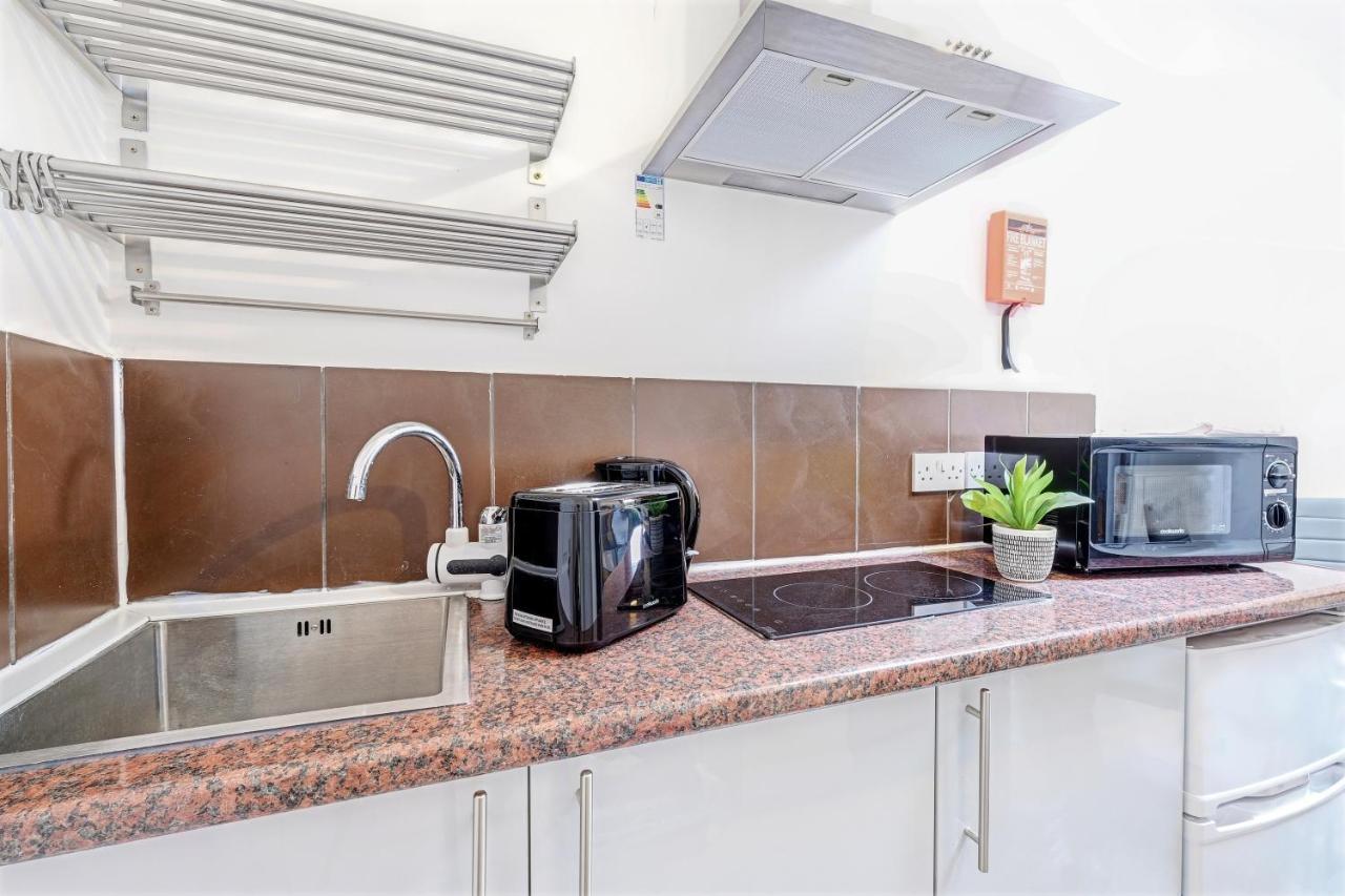 Fernbank Rooms Sudbury Hill, Harrow, Self-Contained Studios With En-Suite Harrow on the Hill Zewnętrze zdjęcie