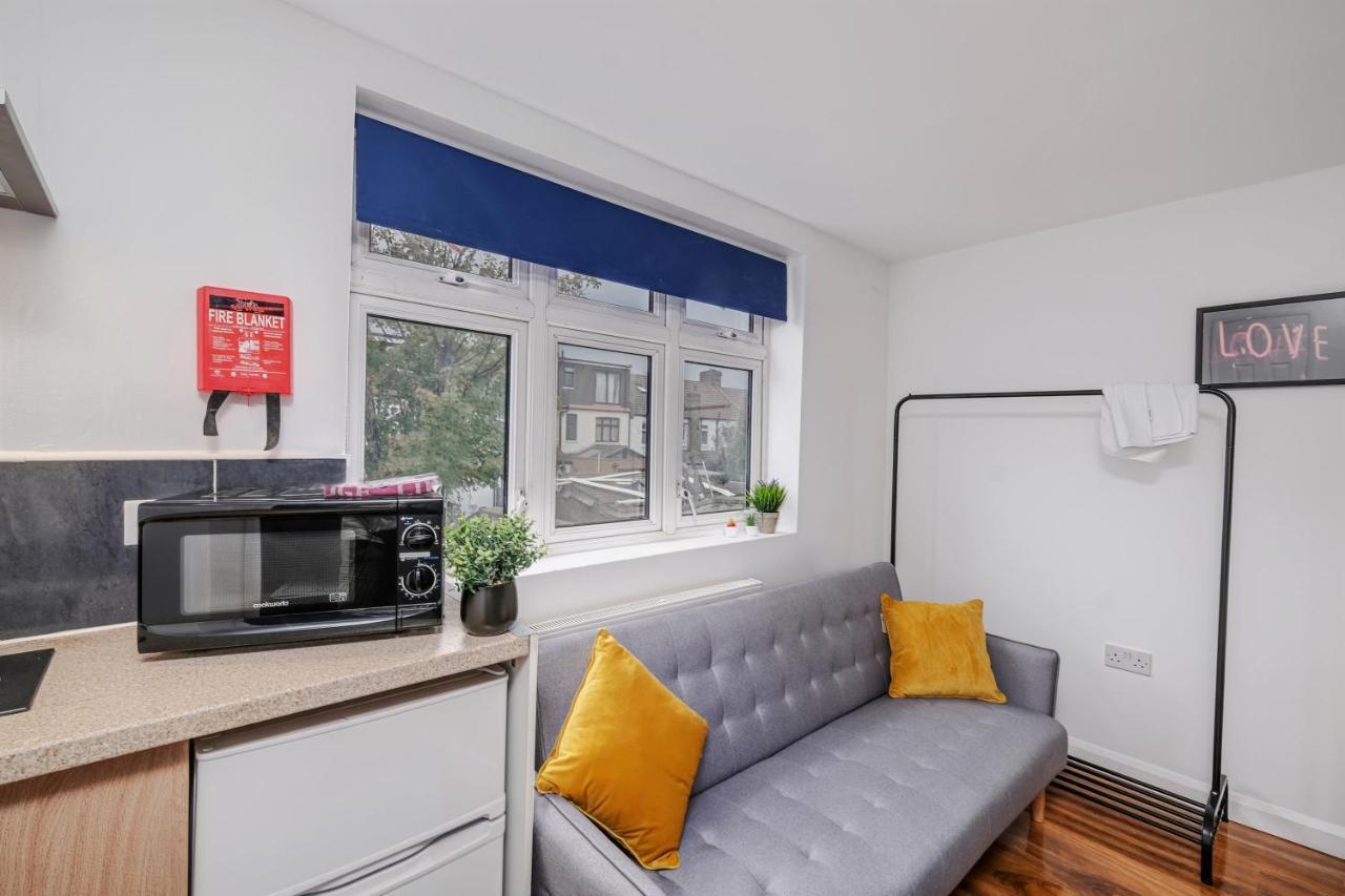 Fernbank Rooms Sudbury Hill, Harrow, Self-Contained Studios With En-Suite Harrow on the Hill Zewnętrze zdjęcie
