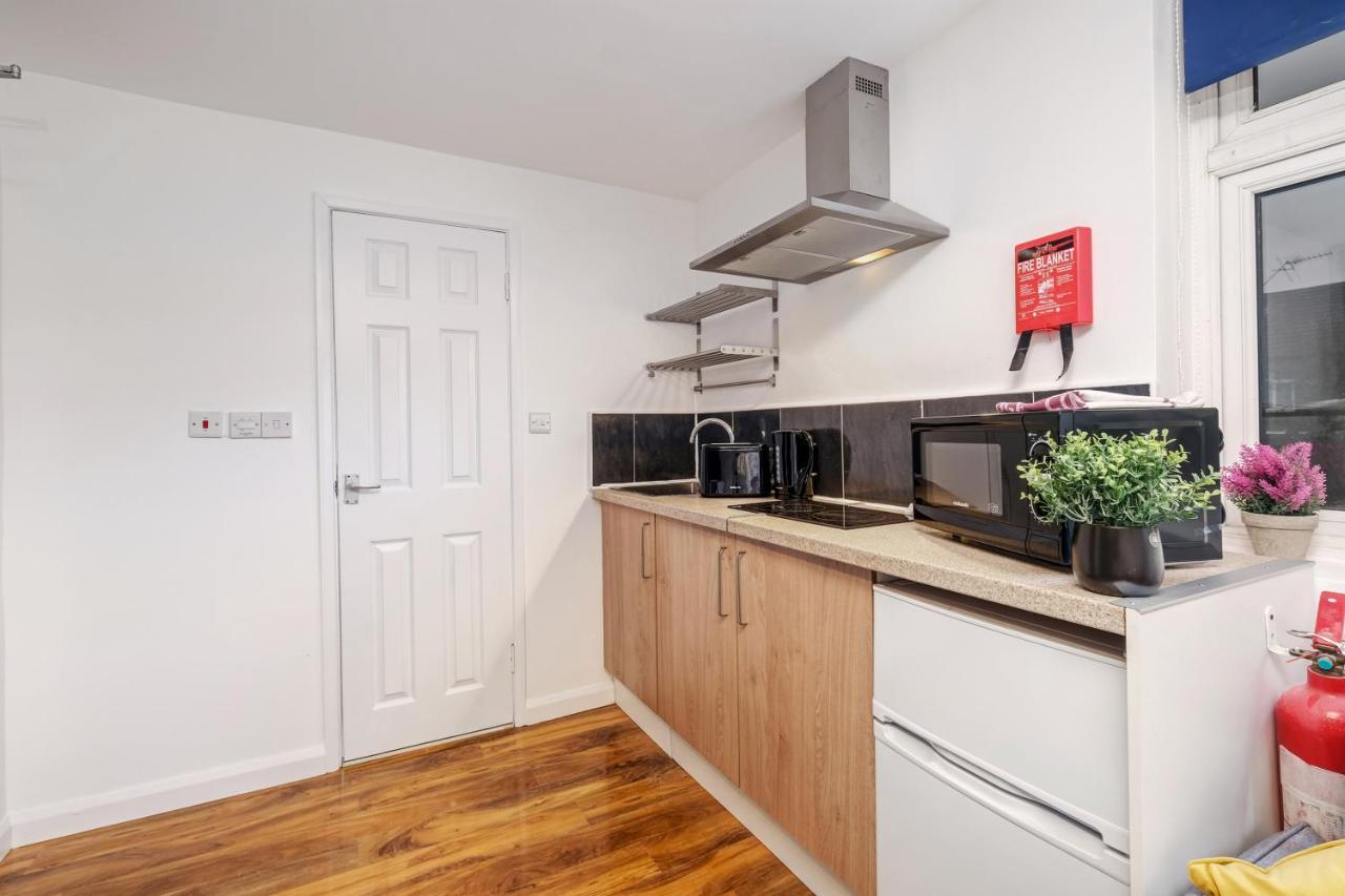 Fernbank Rooms Sudbury Hill, Harrow, Self-Contained Studios With En-Suite Harrow on the Hill Zewnętrze zdjęcie