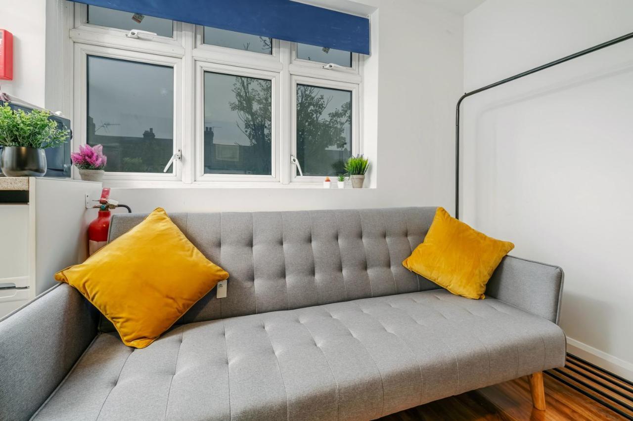 Fernbank Rooms Sudbury Hill, Harrow, Self-Contained Studios With En-Suite Harrow on the Hill Zewnętrze zdjęcie